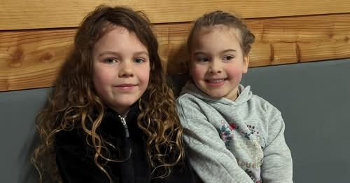 Bella and Bella, the two young fundraisers from Okehampton